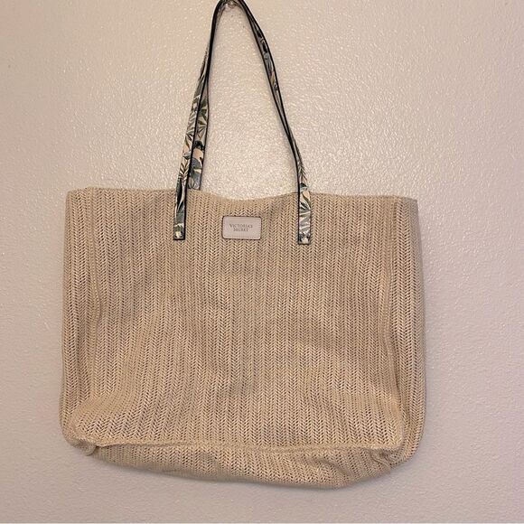 Victoria’s Secret woven basket boho tote beach bag paradise 2020 limited edition - Picture 2 of 10